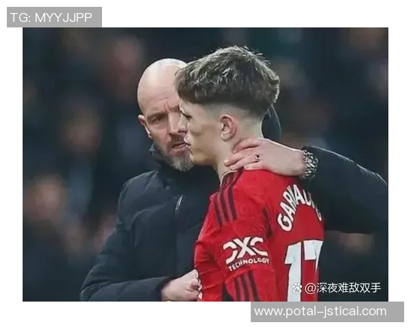 巴黎与曼联激战实况录像回顾精彩瞬间与战术分析 巴黎与曼联激战实况录像回顾精彩瞬间与战术分析